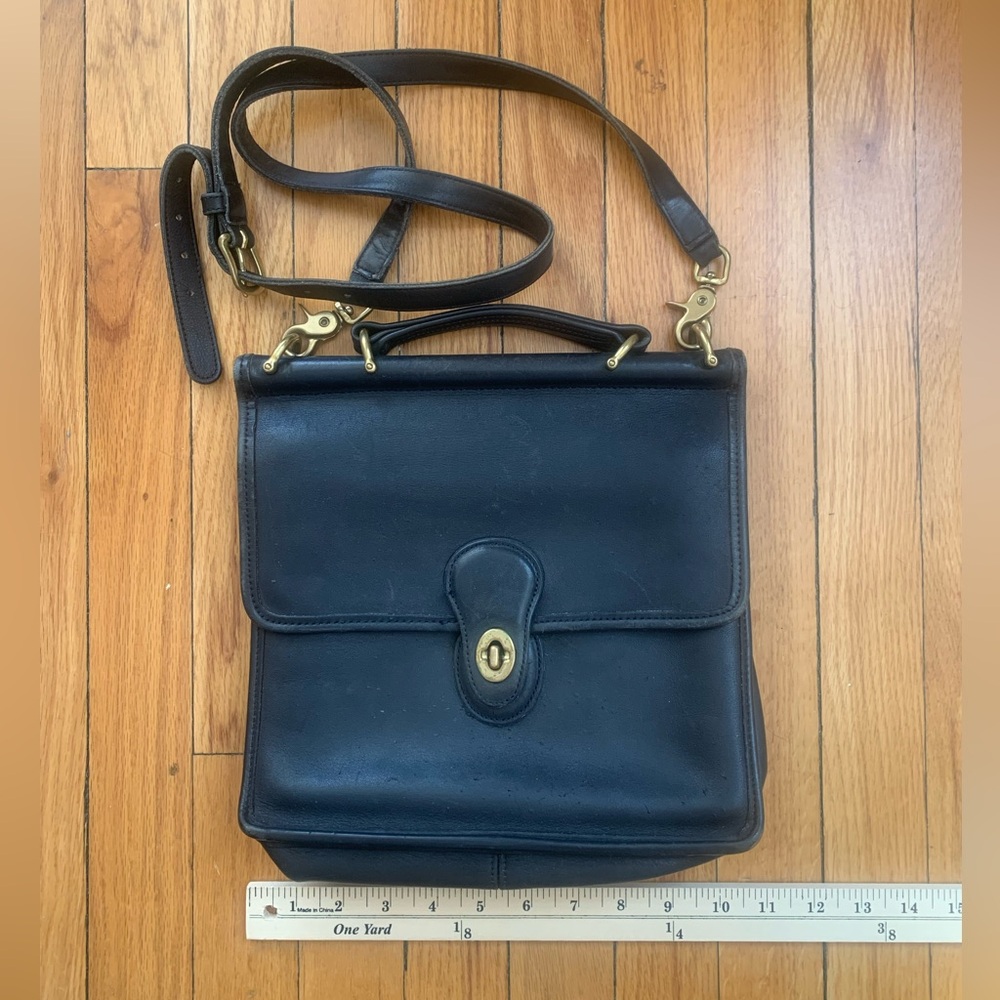Coach Vintage Black Leather Shoulder Bag - Picture 4 of 10